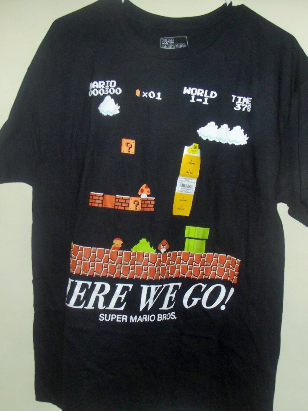 Super Mario Bros. SS T Shirt Sz 42-44 NWT